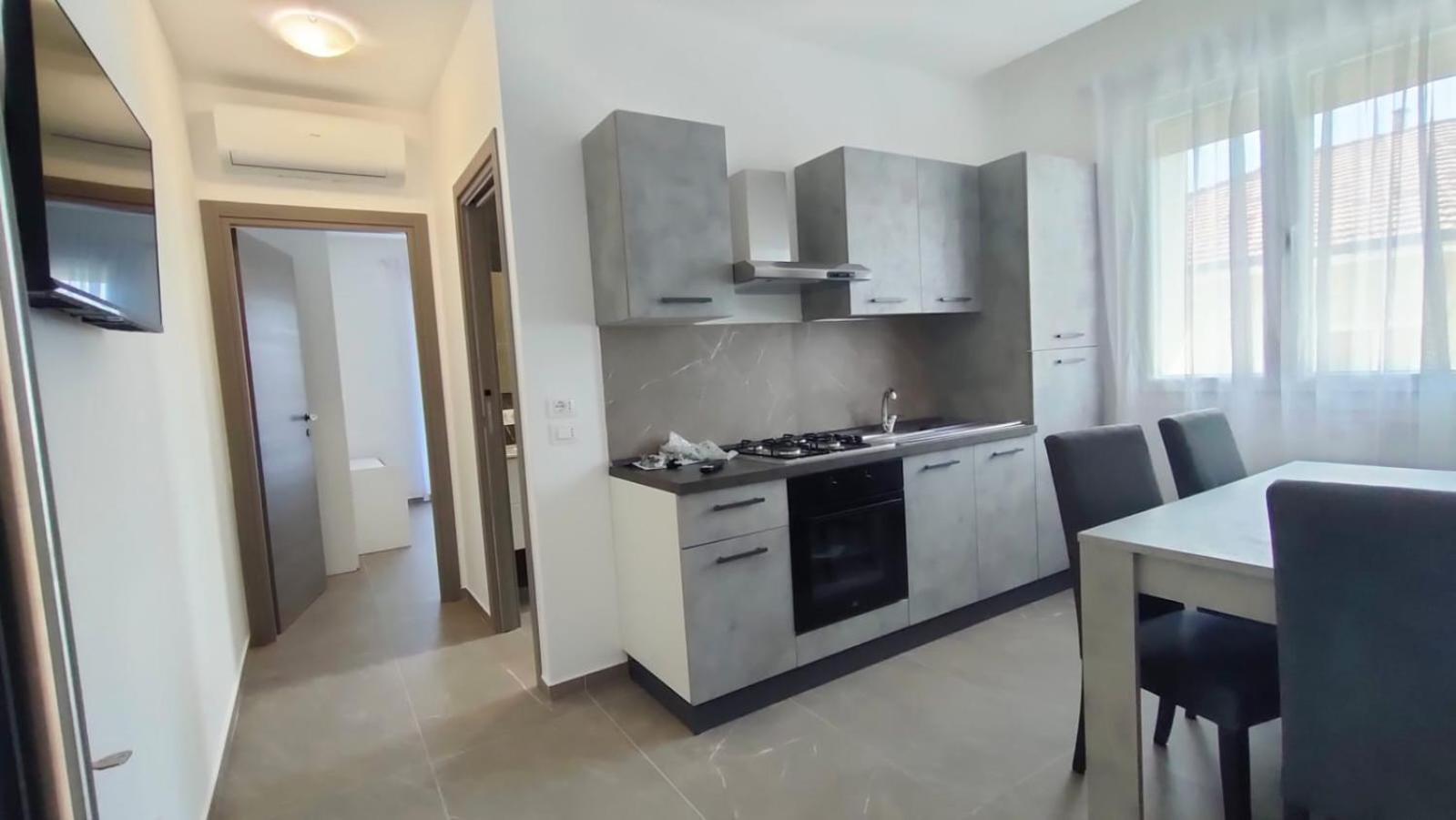 Villa Borghesi Suites Fronte Mare Ріміні Екстер'єр фото