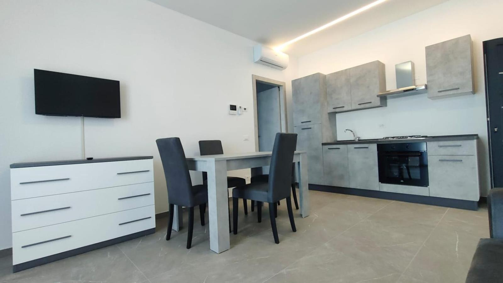 Villa Borghesi Suites Fronte Mare Ріміні Екстер'єр фото