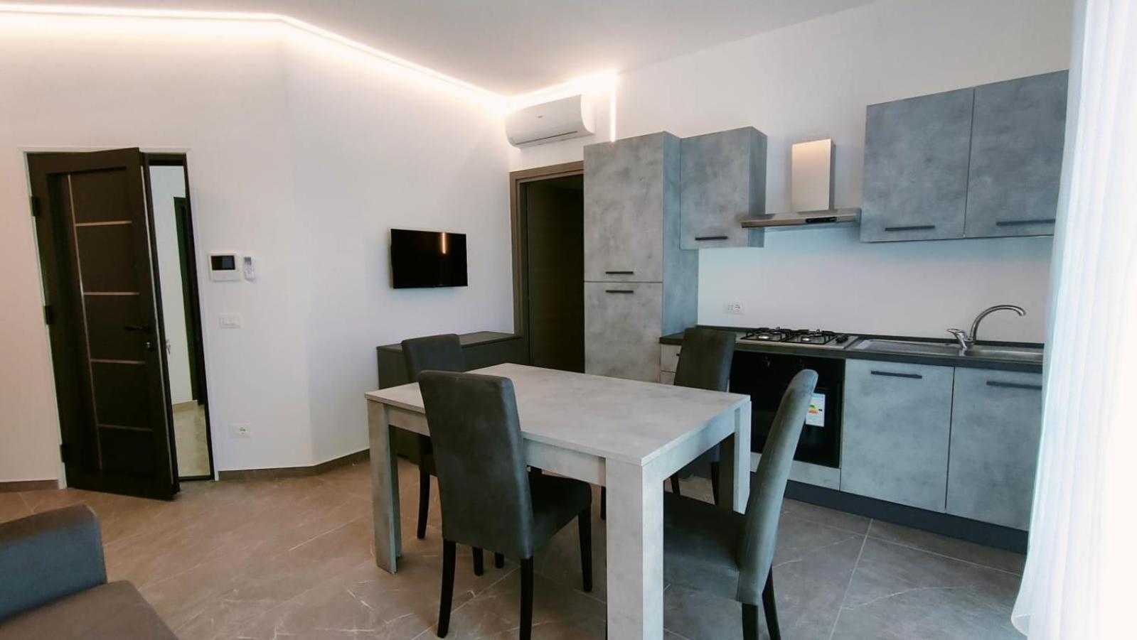 Villa Borghesi Suites Fronte Mare Ріміні Екстер'єр фото