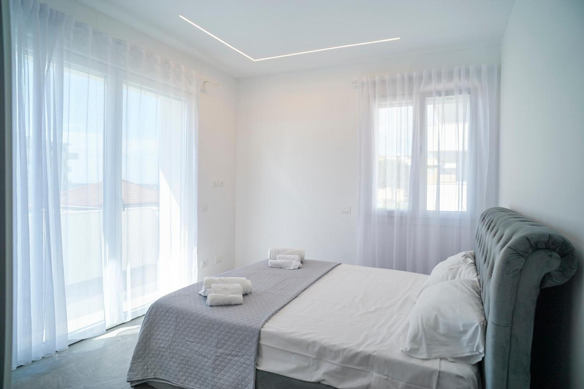 Villa Borghesi Suites Fronte Mare Ріміні Екстер'єр фото