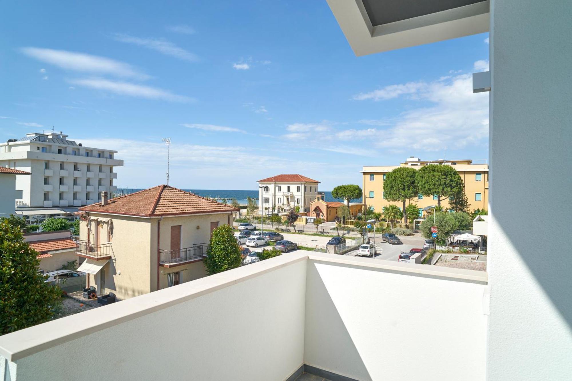 Villa Borghesi Suites Fronte Mare Ріміні Екстер'єр фото