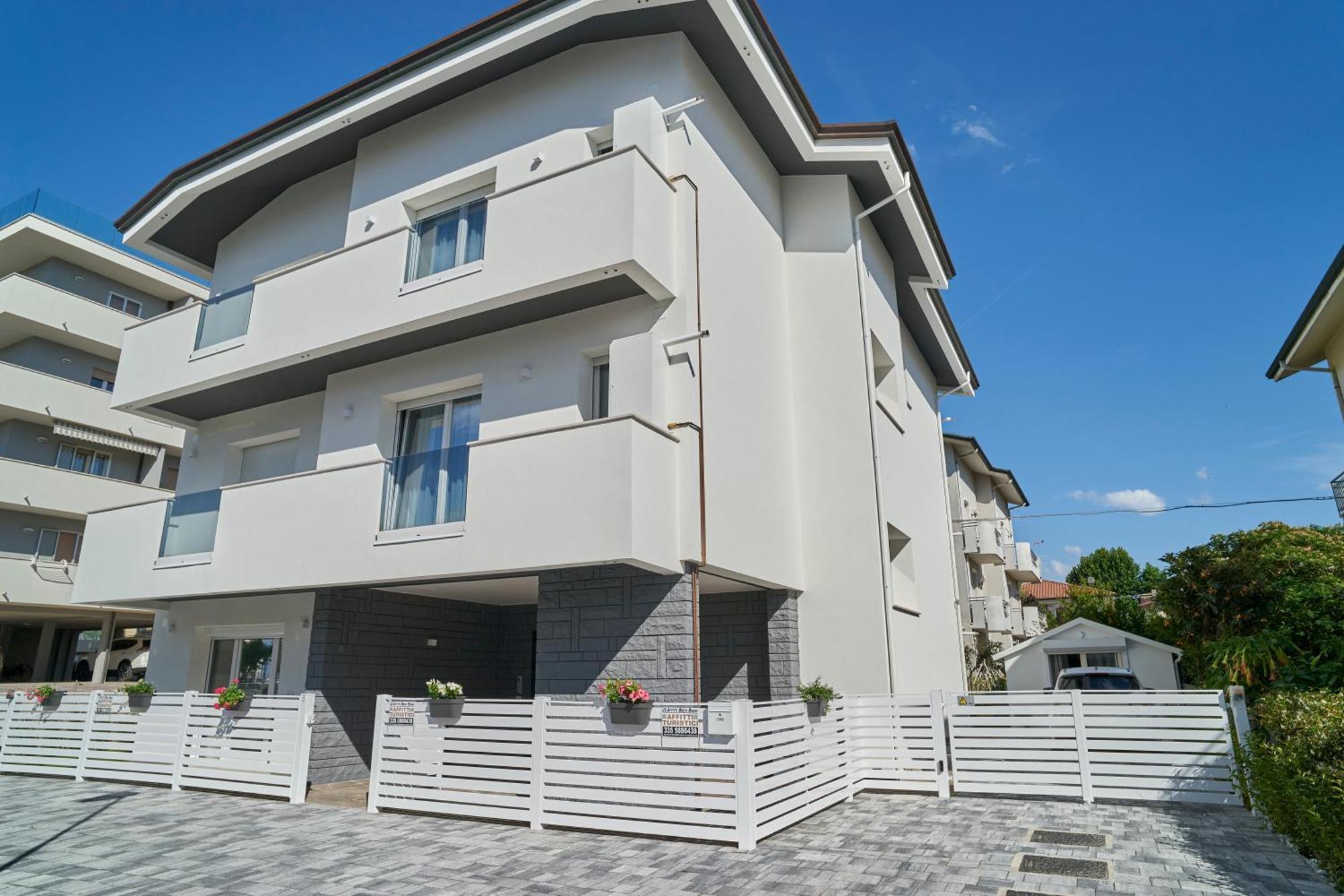 Villa Borghesi Suites Fronte Mare Ріміні Екстер'єр фото